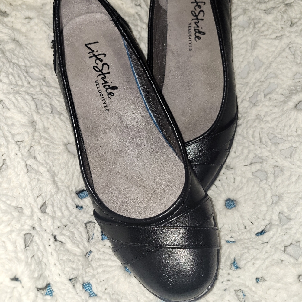 Life Stride Velocity 2.0 size 9 shoes